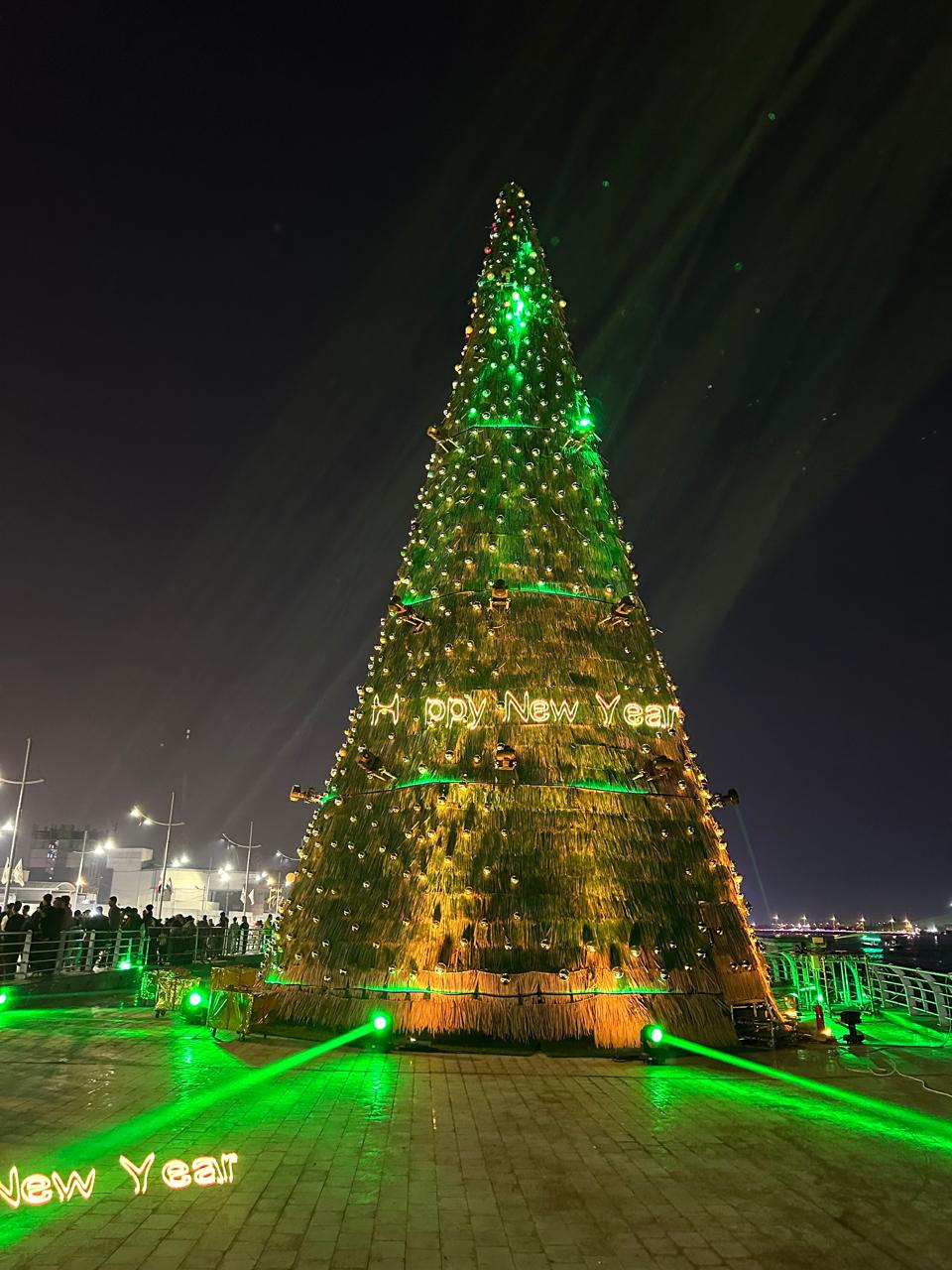 شجرة رأس السنة المضيئة